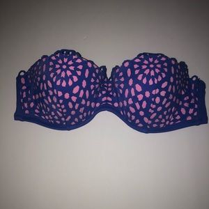 Strapless swimsuit top